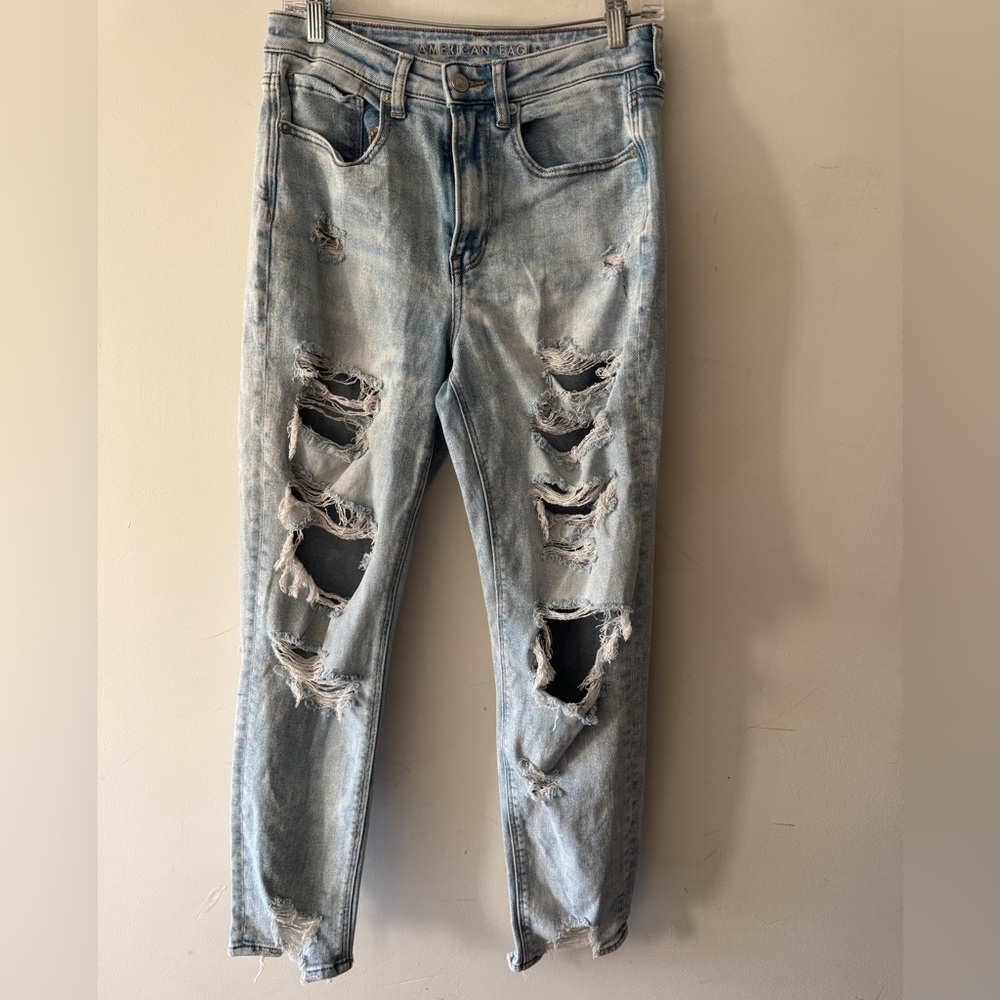American Eagle Stretch‎ Light Wash Distressed Mom Jeans
